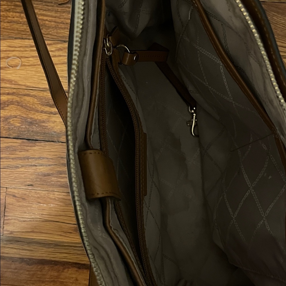 Michael Kors Tote Purse - Picture 9 of 10